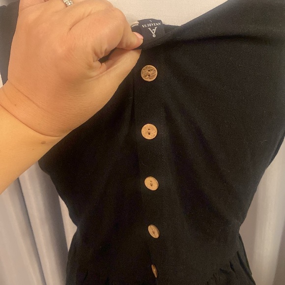 Anrabees black sleeveless top with flowy bottom tier size large button up back - Picture 6 of 6
